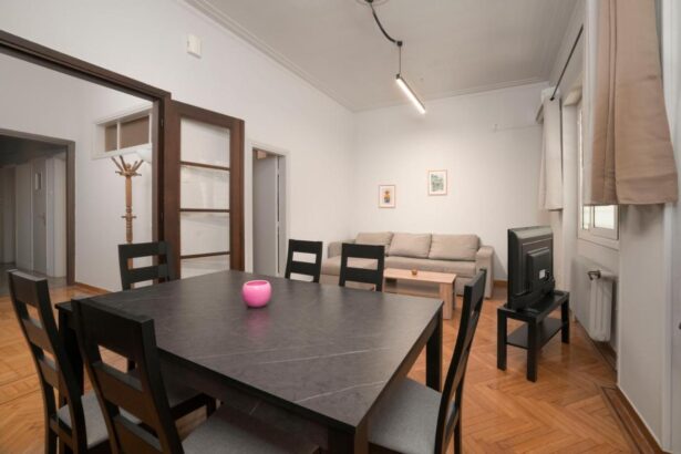 Cityscape 2BA Close to Archeological Museum & Metro (R1012)