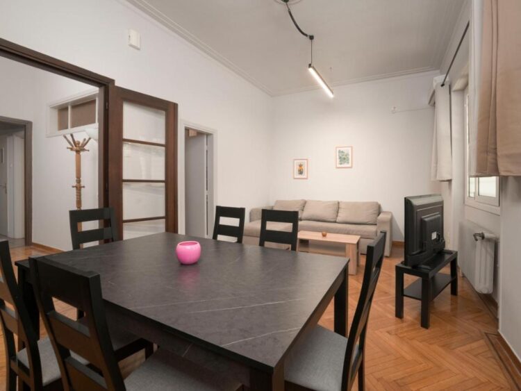 Cityscape 2BA Close to Archeological Museum & Metro (R1012)