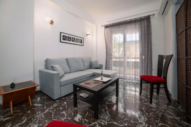 Local Urban Living 2BD Apartment in Athens (R1018)