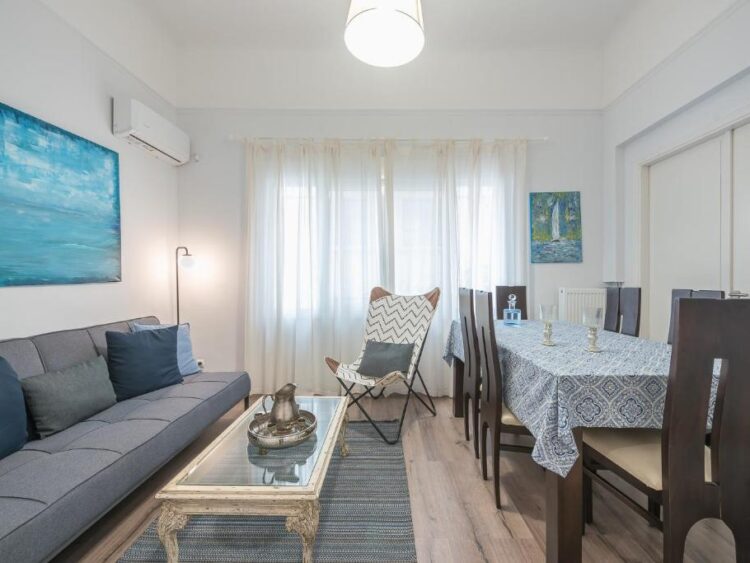 Peaceful and Comfy 2BA in Athens Heart (R1005)