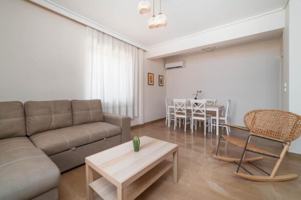 Spacious Nest 2BD Apartment next to Acropolis (R1020)