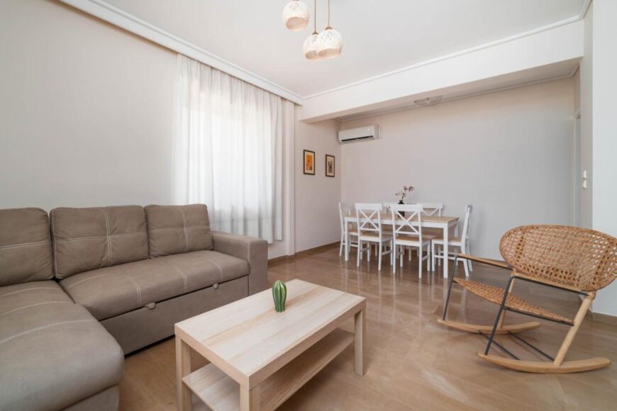 Spacious Nest 2BD Apartment next to Acropolis (R1020)