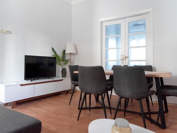 Thissio Getaway 2BA Next to Athens Ancient Market (R1007)
